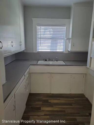 Main picture of 2473 Bangs Ave
