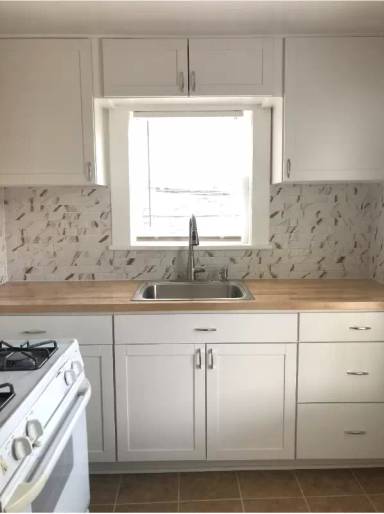 Main picture of 216 W 23rd St