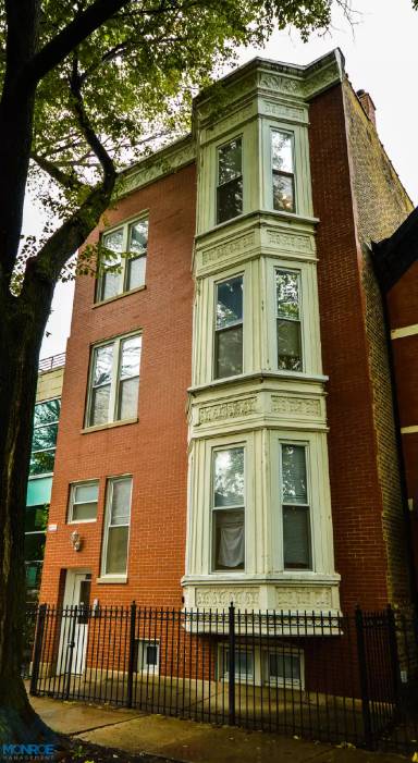 Main picture of 1830 W. Superior St.
