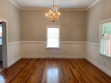 Main picture of 303 E 14th St