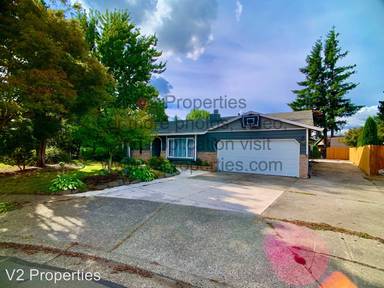 Main picture of 2425 SE Hudson Ct