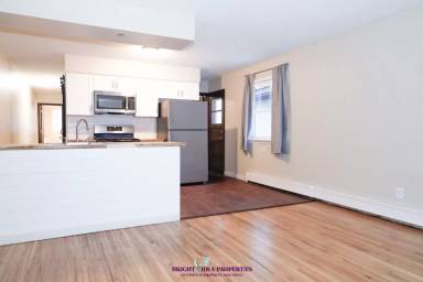 Main picture of 560 37th Ave NE