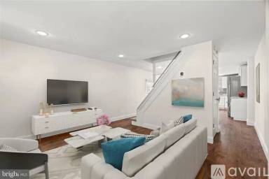 Main picture of 559 Summit St