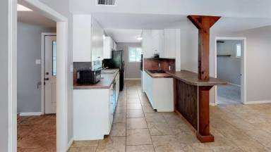 Main picture of 401 Glade St