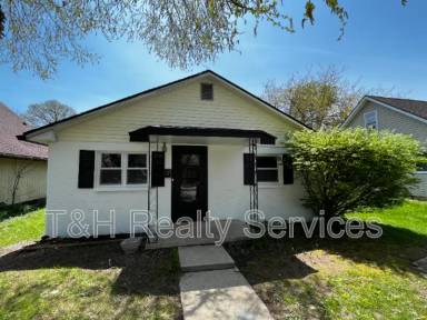 Main picture of 129 W Neal St