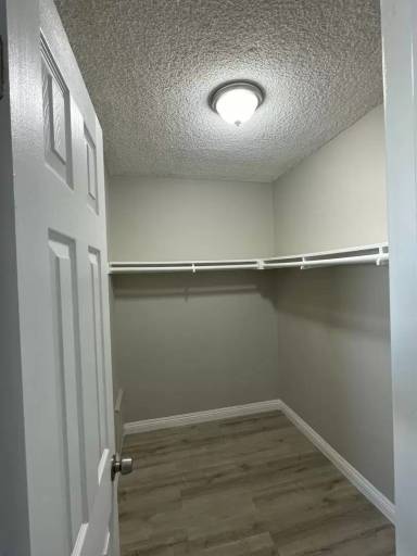 Main picture of 933 S Roberts St