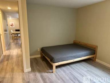 Main picture of 2626 E Madison St