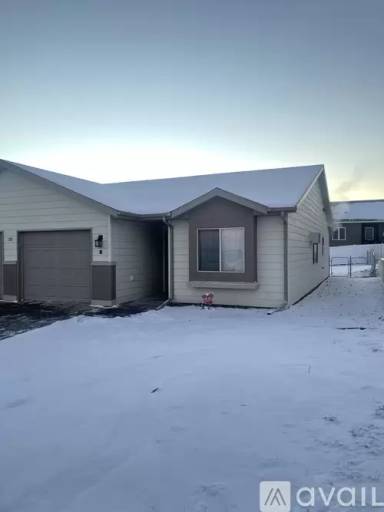 Main picture of 1351 E Oakland St