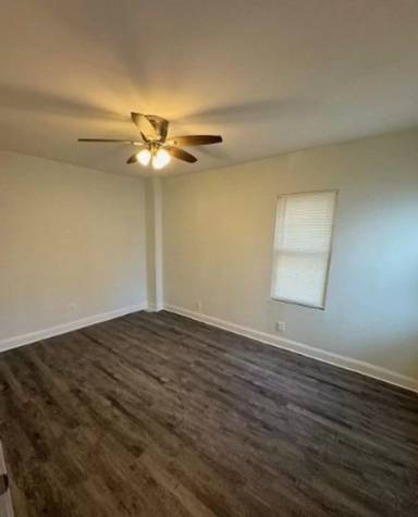 Main picture of 122 N 13th St