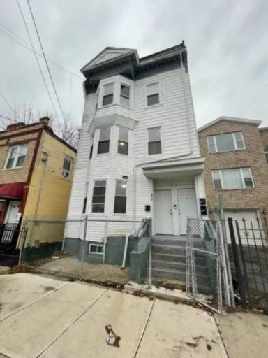 Main picture of 448 15th Ave