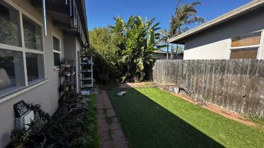 Main picture of 4050 Ingraham St