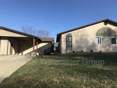 Main picture of 21 Twin Oaks Dr