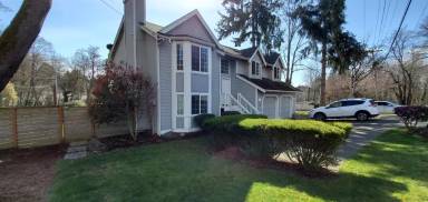 Main picture of 2329 S Kent Des Moines Rd