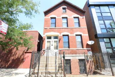 Main picture of 1654 W 18th Pl