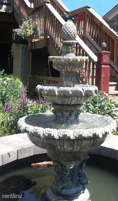 Main picture of 721 12th St NE