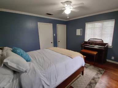 Main picture of 4414 Russell Dr