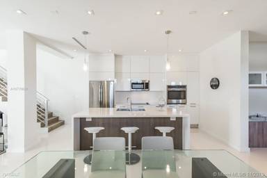 Main picture of 3037 Elizabeth St