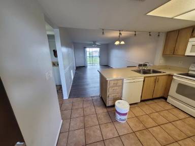 Main picture of 1700 University Ln