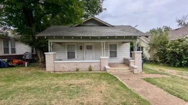 Main picture of 1007 N Broadway Ave