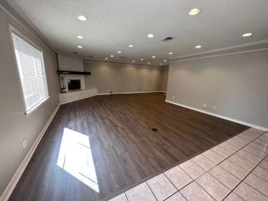 Main picture of 223 Lincoln Dr