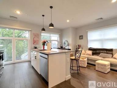 Main picture of 54 Auburn St