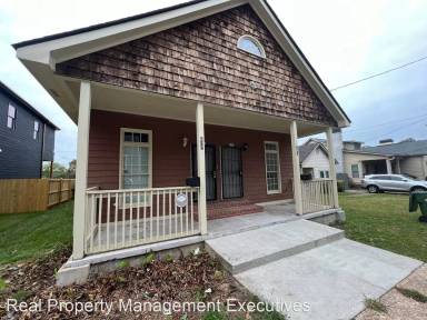 Main picture of 697 Smith St SW