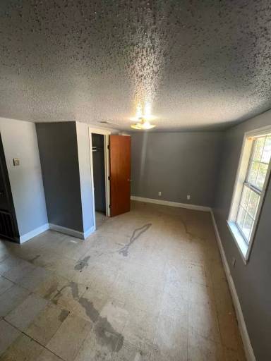 Main picture of 3033 Yorktown Dr
