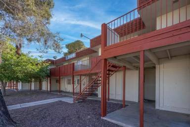 Main picture of 5396 Swenson St
