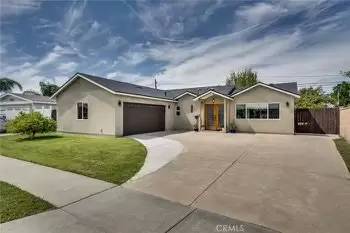 Main picture of 5441 Stardust Dr