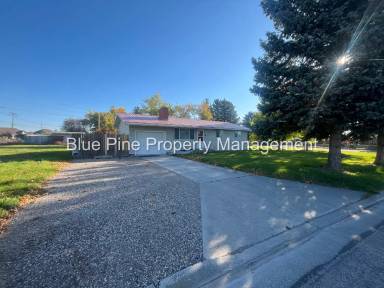 Main picture of 810 N Bergeson Dr