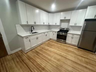 Main picture of 223 W Main St