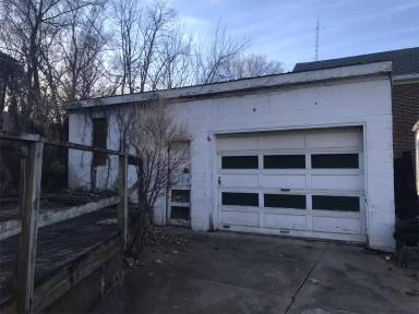 Main picture of 329 1/2 Porter Ave