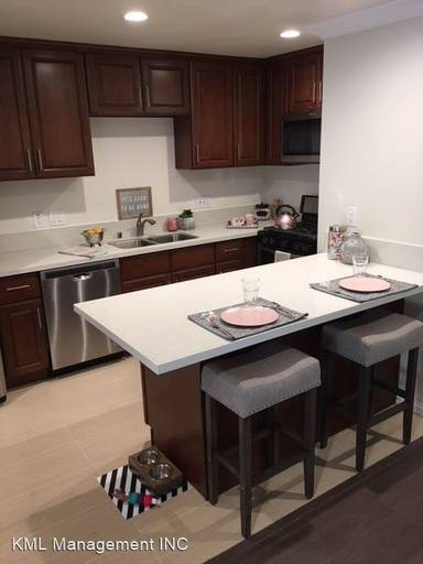 Main picture of 203 S Madison Ave