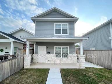 Main picture of 716 S Main St