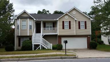 Main picture of 215 Bainbridge Cir