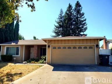 Main picture of 2420 Clover St