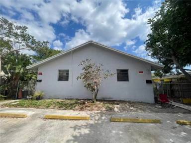 Main picture of 121 SW 12th Ave