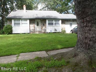 Main picture of 206 Sussex Dr