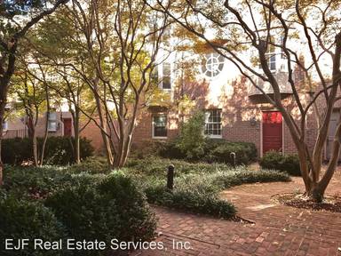 Main picture of 2113 1/2 O St NW