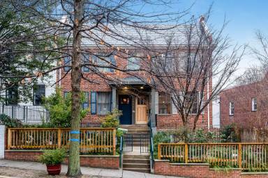 Main picture of 2634 39th St NW