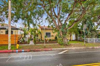 Main picture of 8618 Cadillac Ave
