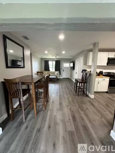 Main picture of 2907 Rollins St