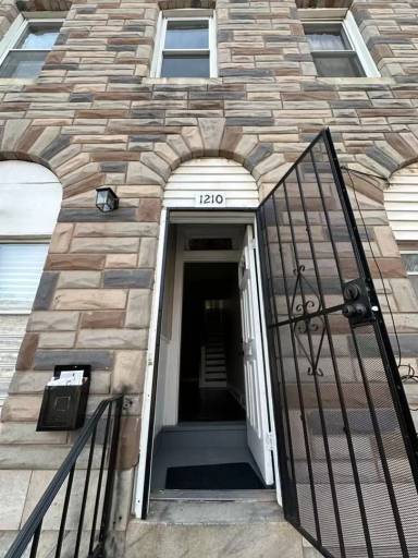 Main picture of 1208 N Montford Ave