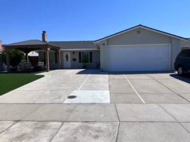 Main picture of 1720 Silvertree Dr