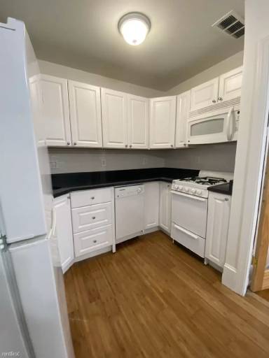 Main picture of 64 Hemenway St