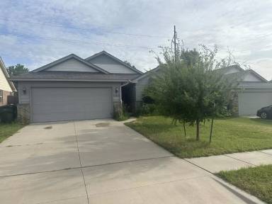 Main picture of 12613 SE 16th Ct