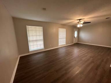 Main picture of 3200 Anita Cir