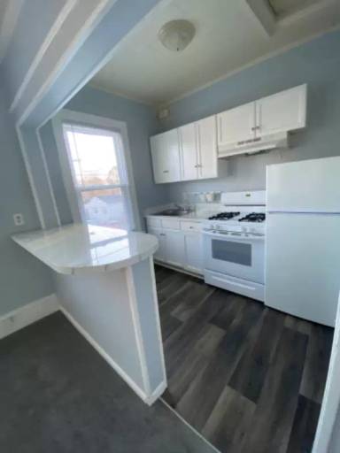 Main picture of 1934 Holladay St