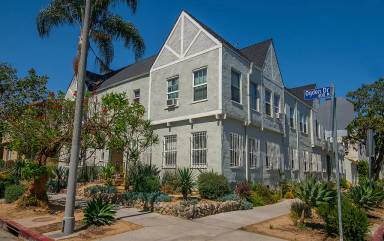 Main picture of 400 N Ogden Dr