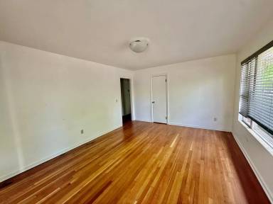 Main picture of 516 Ferry St NE